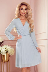 Isabella geplooide jurk lichtblauw met halslijn en lange mouw / mint Numoco 313-10