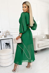 KLARA pleated dress green with a belt and a neckline / Numoco Basic 414-3-1